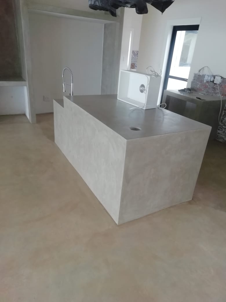 Self-Leveling Screed